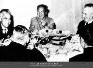 1960年，路易艾黎陪同 Snow 在毛泽东家里做客
